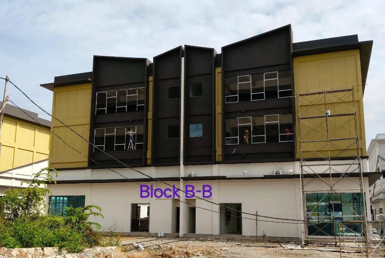Block B-B with facade cladding and glazing being installed